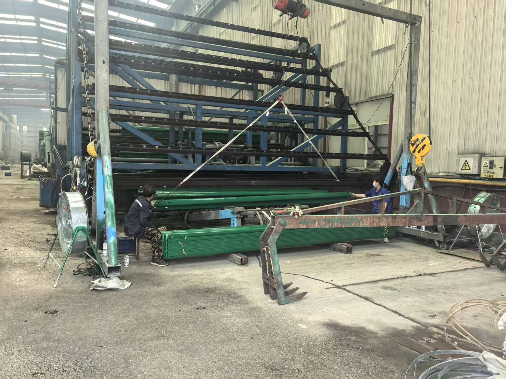 遵义市三波波形护栏环氧锌基波形护栏 - 排名